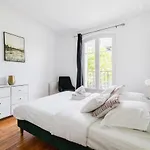 Service 2 Pieces Au Coeur Du 19e - 4p Paris