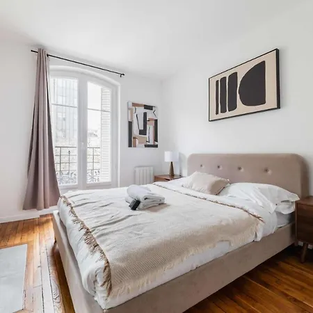 Service 2 Pieces Au Coeur Du 19e - 4p Daire