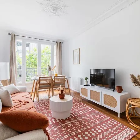 Daire Service 2 Pieces Au Coeur Du 19e - 4p Paris