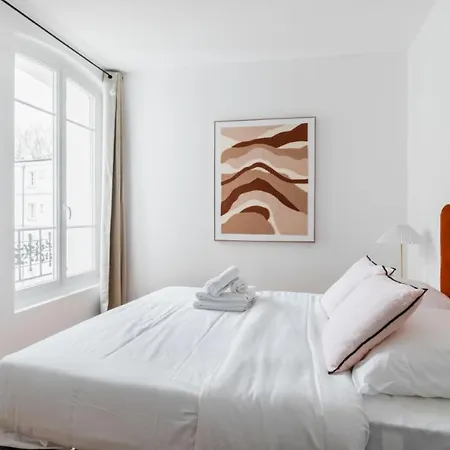 Daire Service 2 Pieces Au Coeur Du 19e - 4p Paris